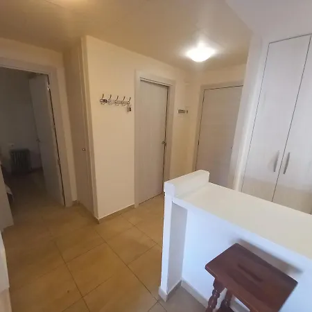 Rosesapparts Gran Via Апартаменты *